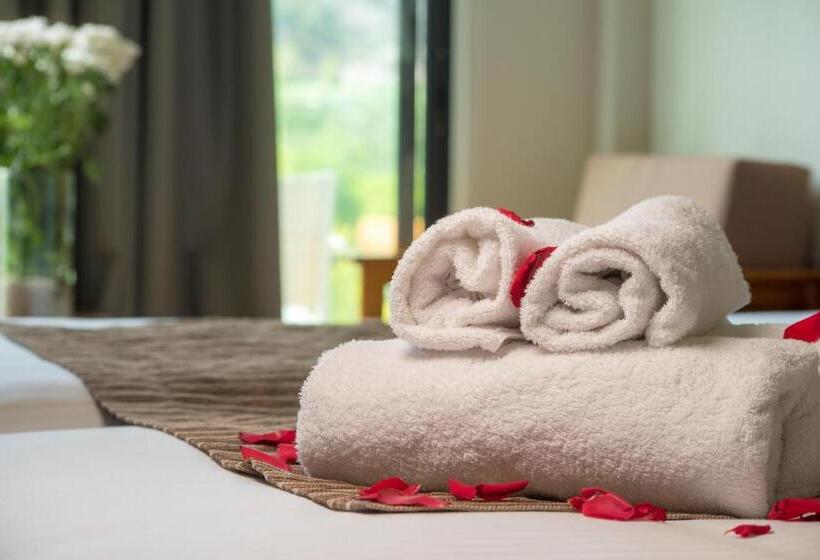 סוויטה, Rodon Hotel And Resort