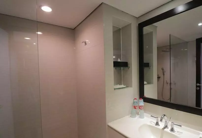 Deluxe Szoba, Santika Cirebon