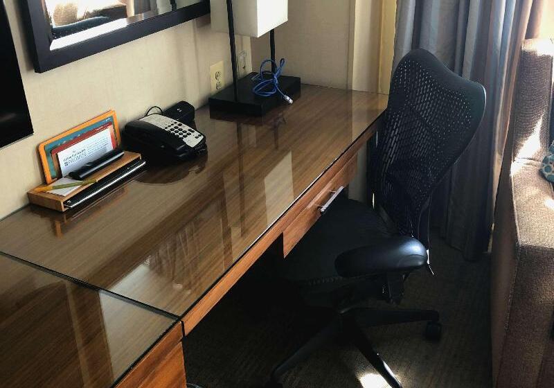 行政房间, Santika Cirebon