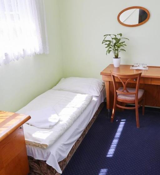 标准单人间, Skalní Mlýn