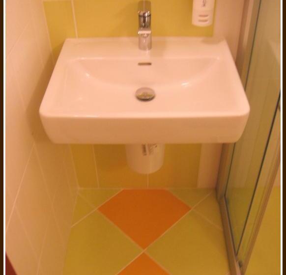 标准单人间, Skalní Mlýn