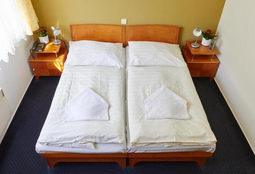 标准间, Skalní Mlýn