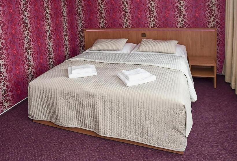 Номер Deluxe, Sonata