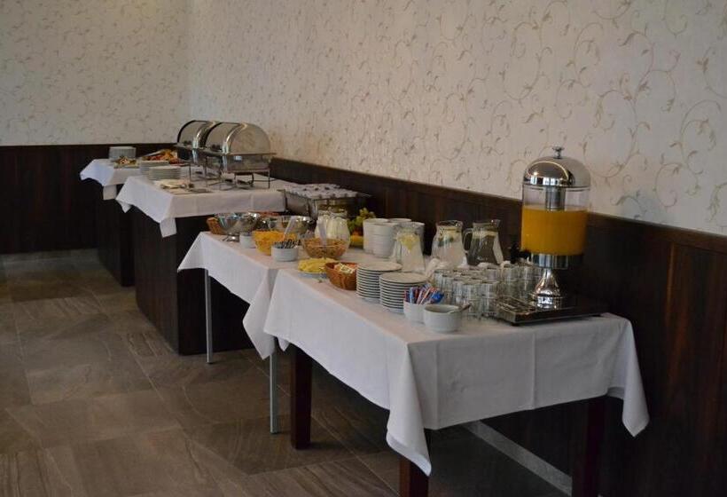 Номер Deluxe, Sonata