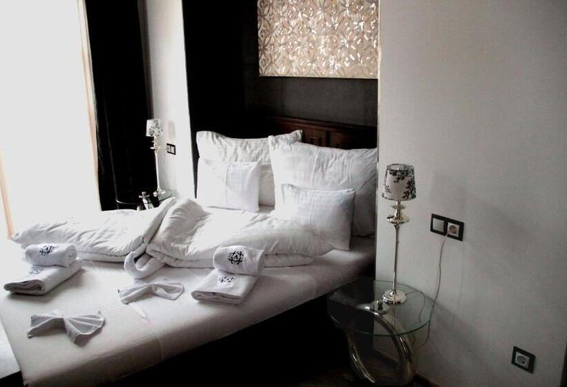 חדק דלוקס עם ג'קוזי, Boutique Hotel Annuska