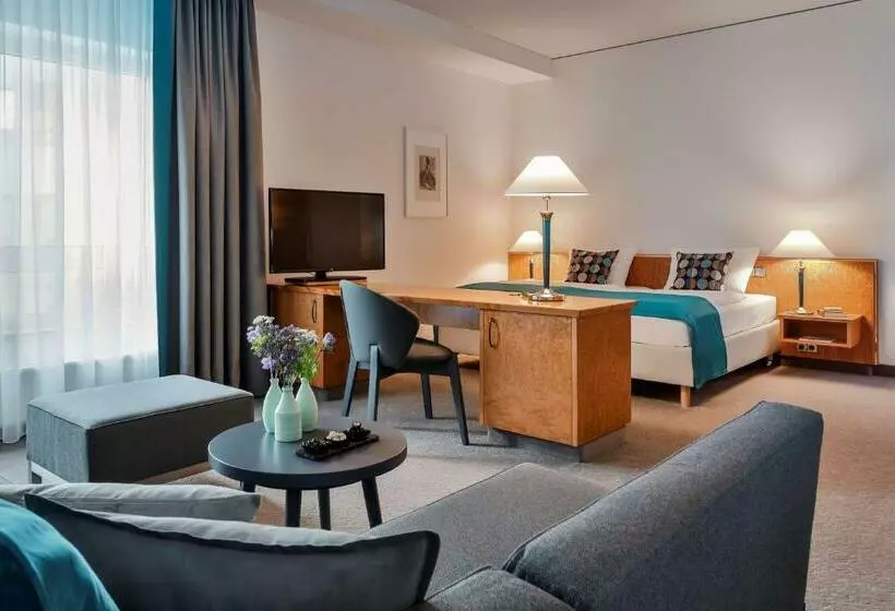 استودیوی استاندارد, Dorint Hotel Dresden