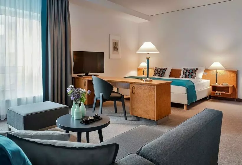 استودیوی استاندارد, Dorint Hotel Dresden