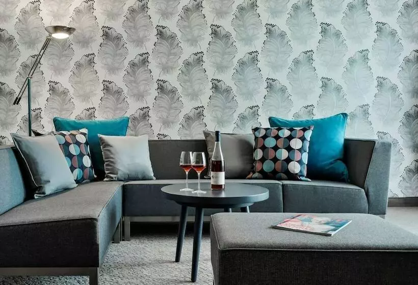 استودیوی استاندارد, Dorint Hotel Dresden