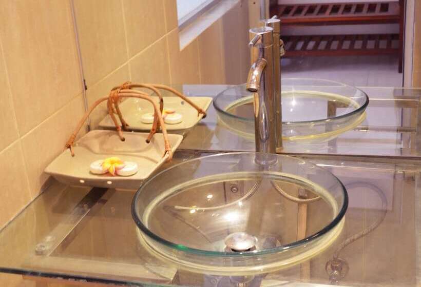 חדר סופריור, Balisani Padma