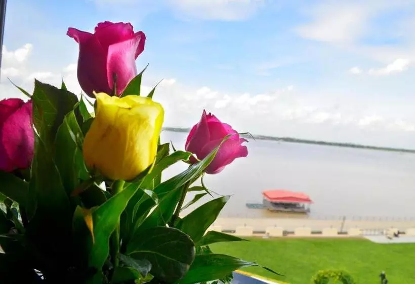 スタンダードシティビュールーム, Cambodiana