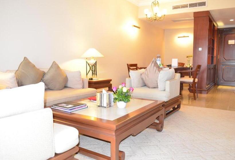 סוויטת ג'וניור נוף לעיר, Cambodiana