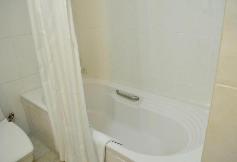 Deluxe room with river view, Cambodiana