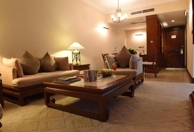 סוויטה אקזקיוטיב, Cambodiana