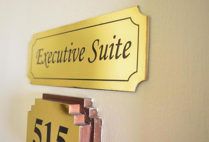 סוויטה אקזקיוטיב, Cambodiana