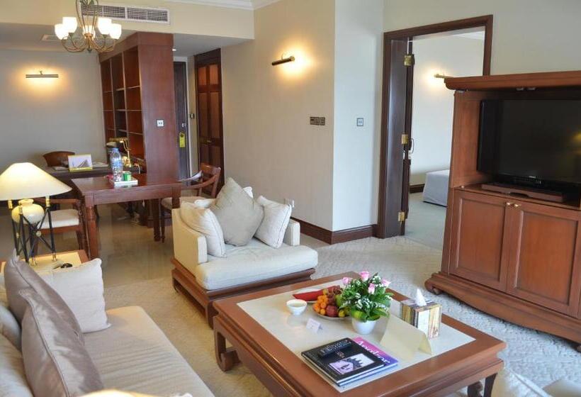 Junior suite with river view, Cambodiana