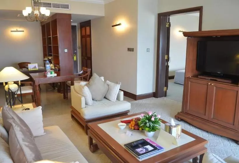 Junior suite with river view, Cambodiana