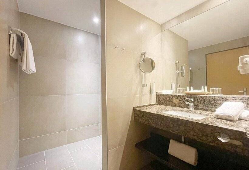 带阳台的高级房间, Das Alpenhaus Kaprun