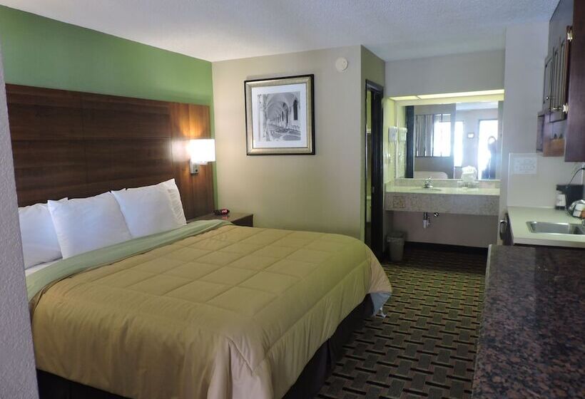 스위트, Days Inn By Wyndham Conoverhickory