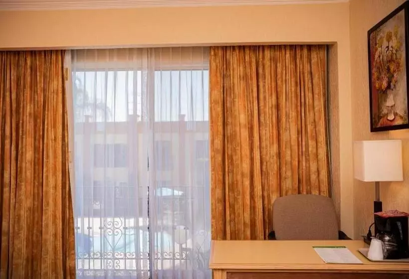 キングサイズベッドのスタンダードルーム, Holiday Inn La Piedad, An Ihg