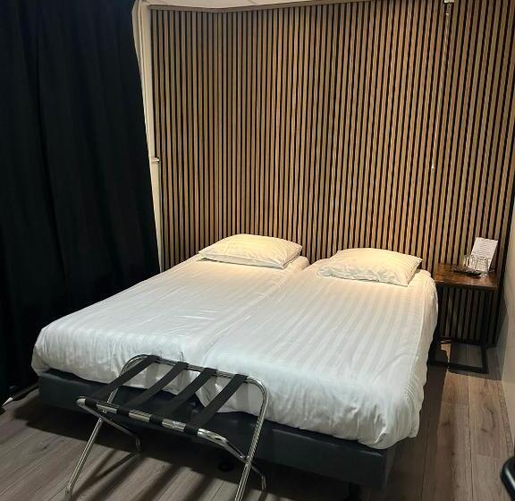 اتاق استاندارد با سرویس بهداشتی مشترک, Hortus