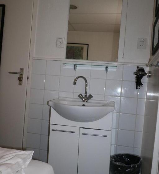 اتاق استاندارد با سرویس بهداشتی مشترک, Hortus