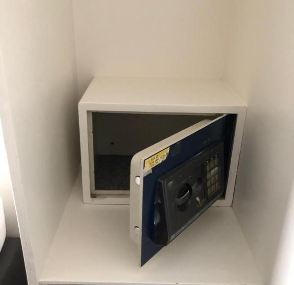 اتاق استاندارد چهار تخته, Hortus