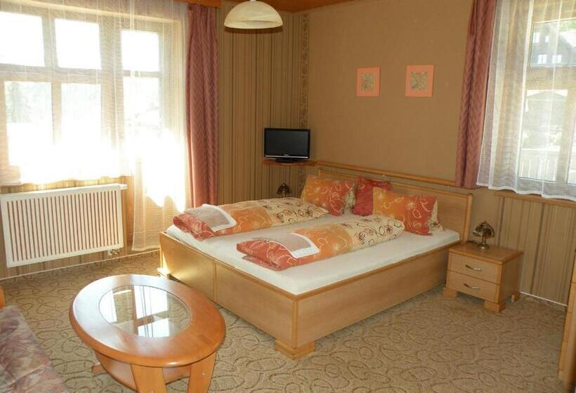 غرفة قياسية, Lesní Dům