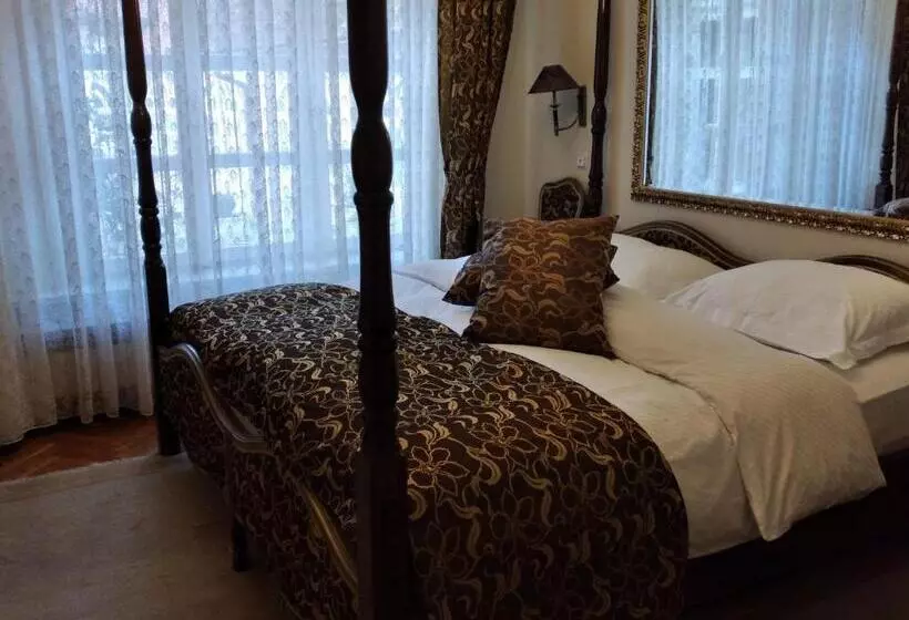 Habitació Deluxe, Livadić