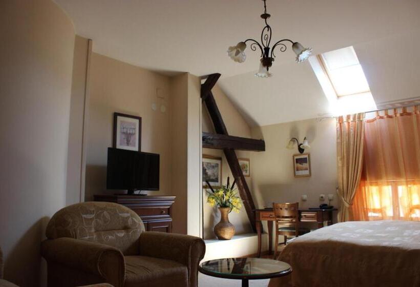 غرفة ديلوكس, Livadić