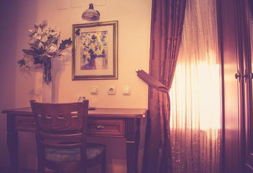 غرفة ديلوكس, Livadić