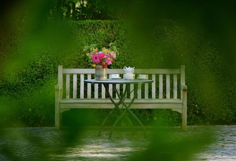 高级单人间, Louis C. Jacob