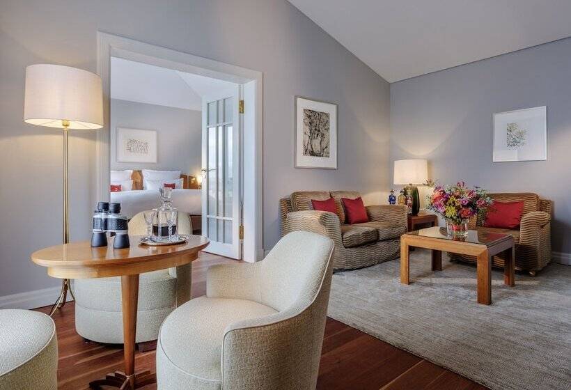 套房, Louis C. Jacob