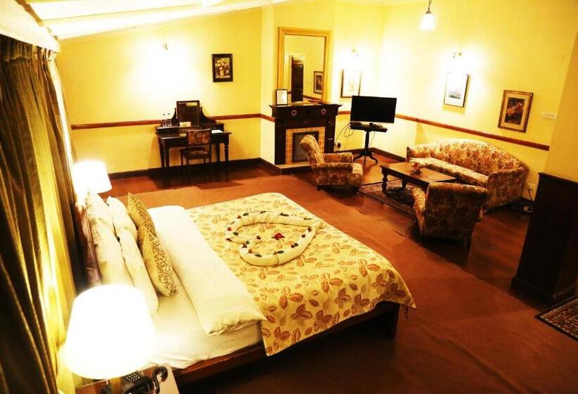 سوییت خانوادگی, Springfields   A Heritage Palace Since 1902