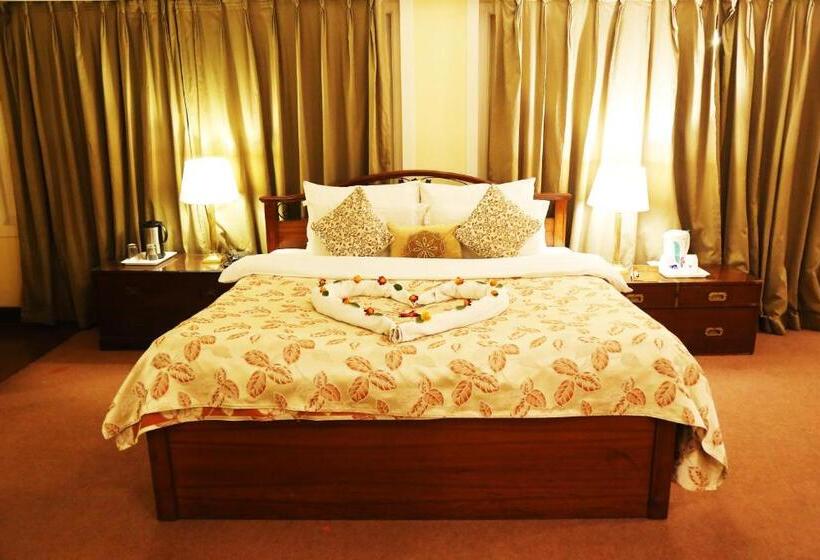 سوییت خانوادگی, Springfields   A Heritage Palace Since 1902