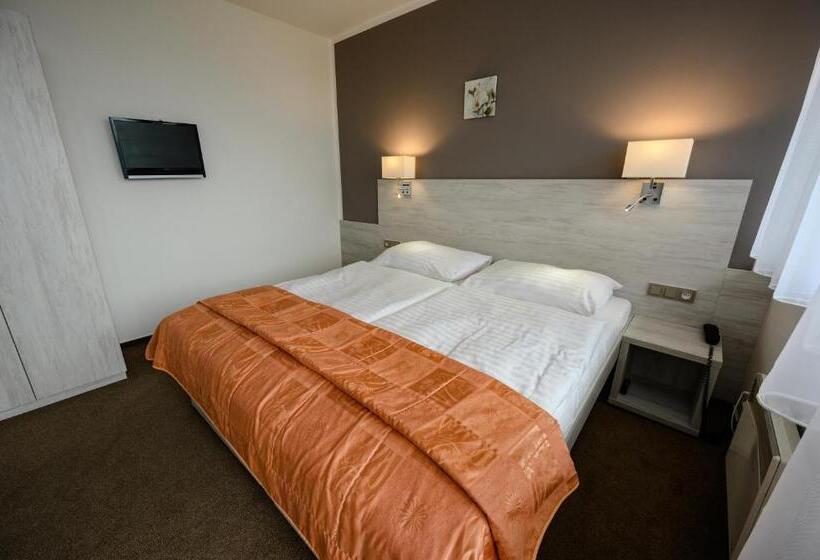 جناح, Vega Luhacovice