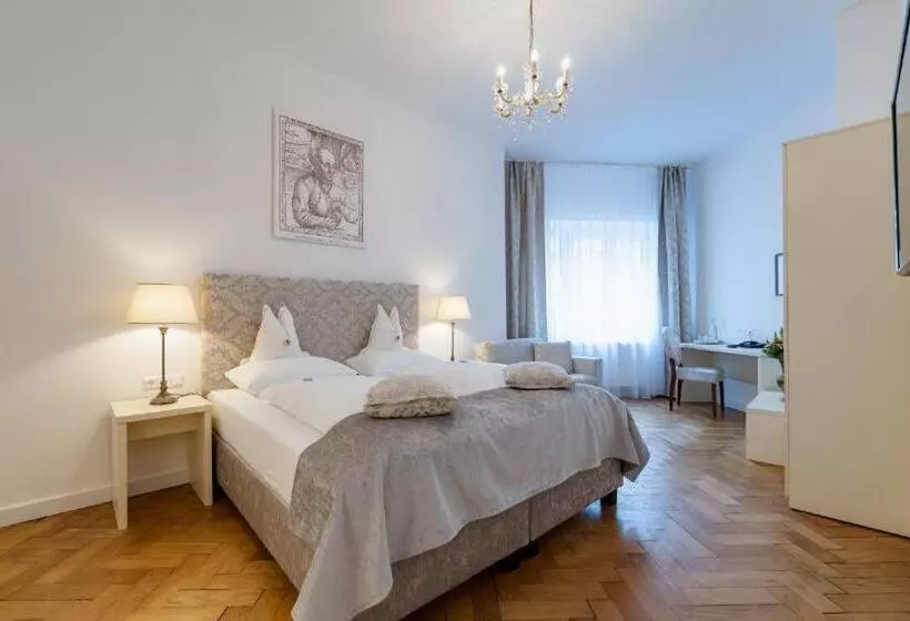 اتاق استاندارد سه نفره, Boutique Hotel Goldenes Lamm