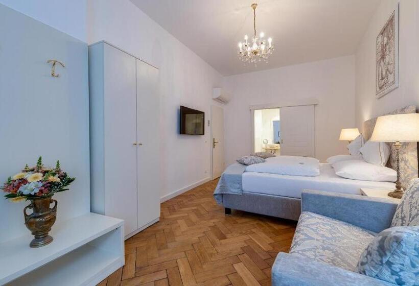 スタンダードトリプルルーム, Boutique Hotel Goldenes Lamm