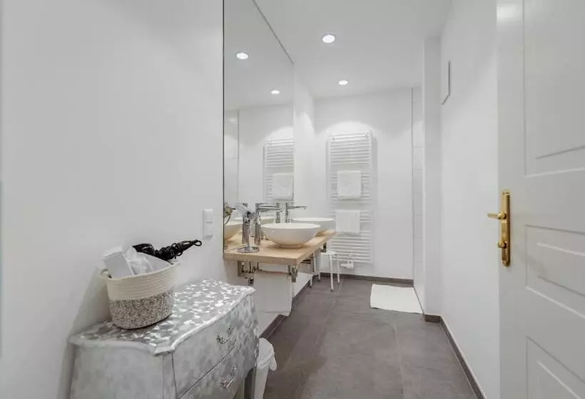 سوییت سوپریور, Boutique Hotel Goldenes Lamm