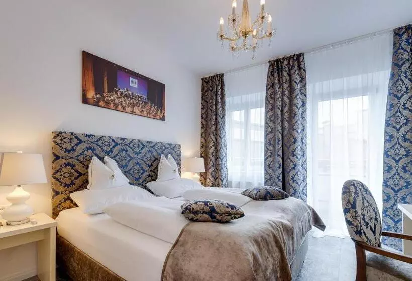اتاق لوکس با بالکن, Boutique Hotel Goldenes Lamm