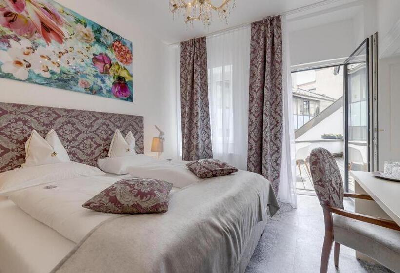 Номер Deluxe с Балконом, Boutique Hotel Goldenes Lamm