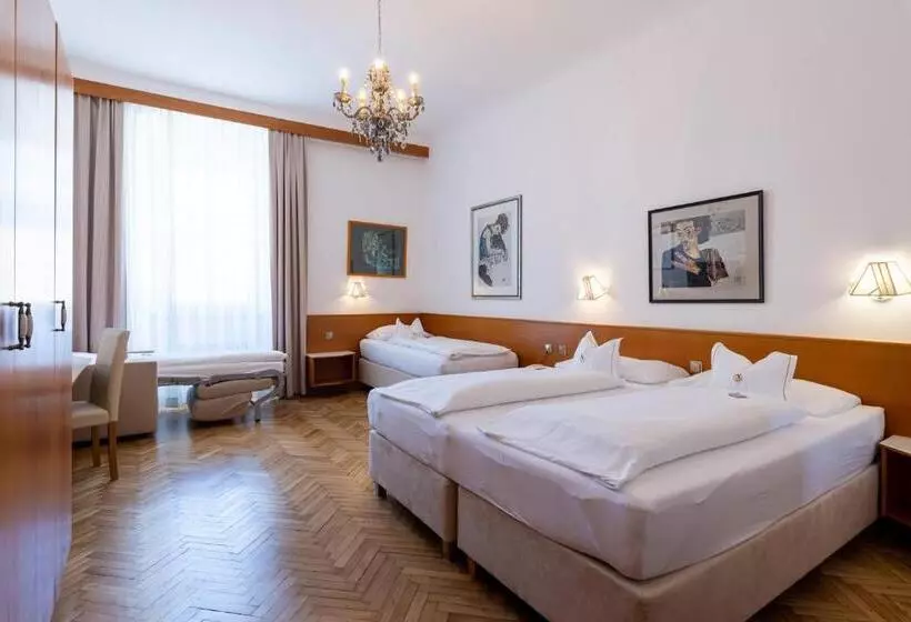 اتاق استاندارد چهار تخته, Boutique Hotel Goldenes Lamm