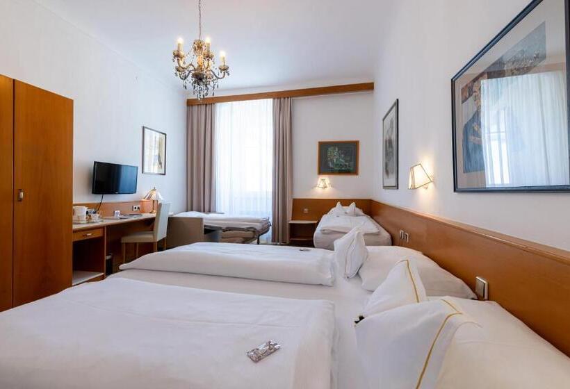 Четырехместный Номер Стандарт, Boutique Hotel Goldenes Lamm