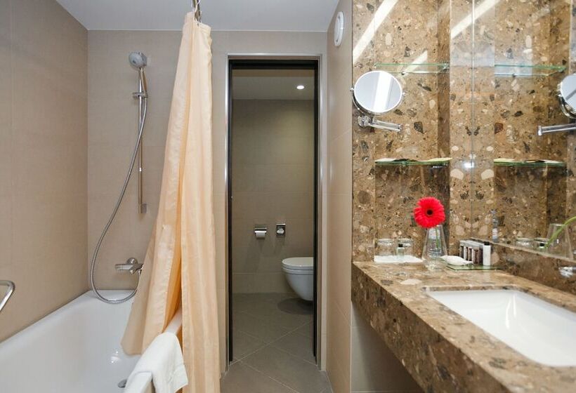 اتاق لوکس, Azimut Hotel Olympic Moscow