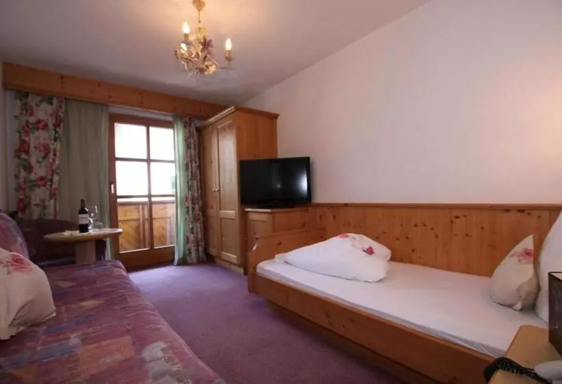 Quarto Estandar Individual com Sacada, Central