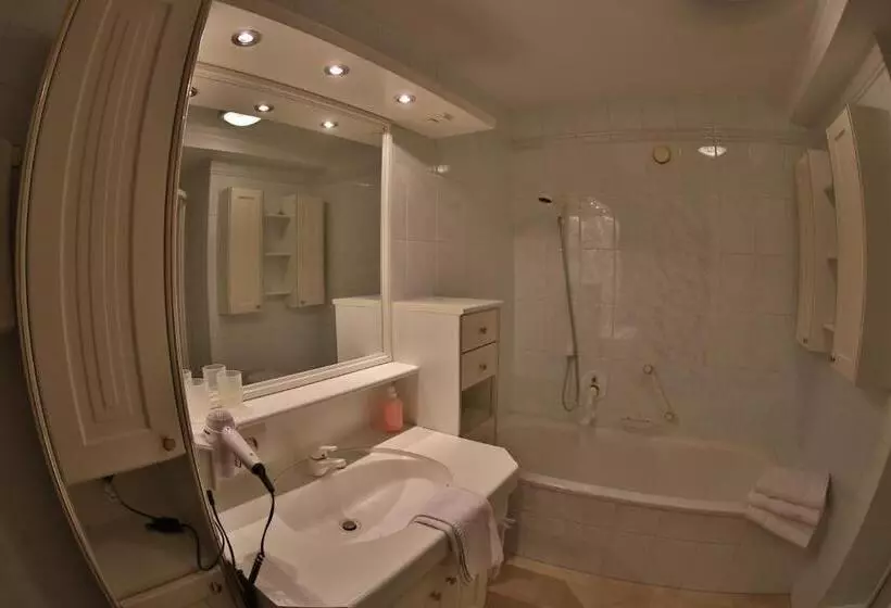 Quarto Quádruplo Estandar, Central