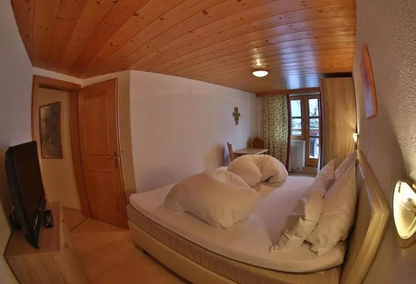Quarto Quádruplo Estandar, Central
