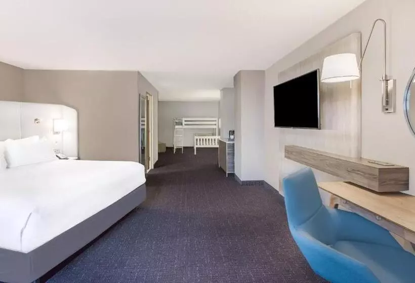 スイート（家族用）, Crowne Plaza Cleveland At Playhouse Square, An Ihg