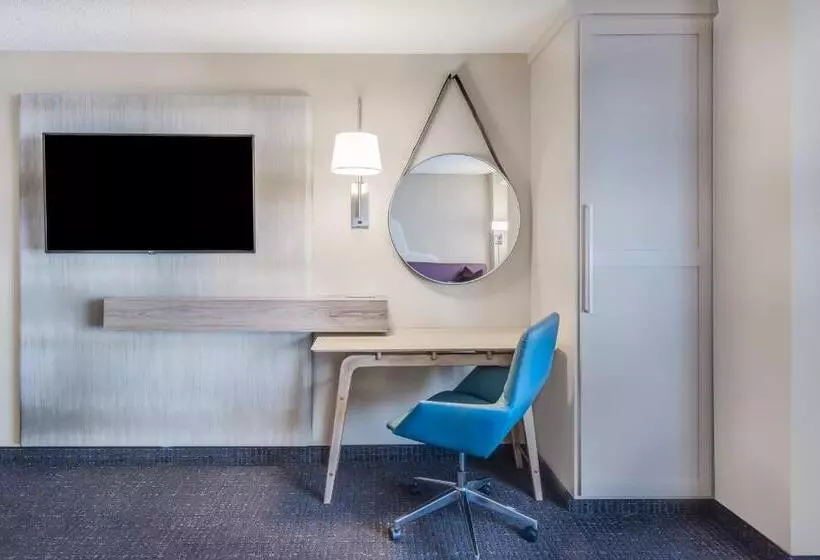 身障者適用キングサイズベッドルーム, Crowne Plaza Cleveland At Playhouse Square, An Ihg