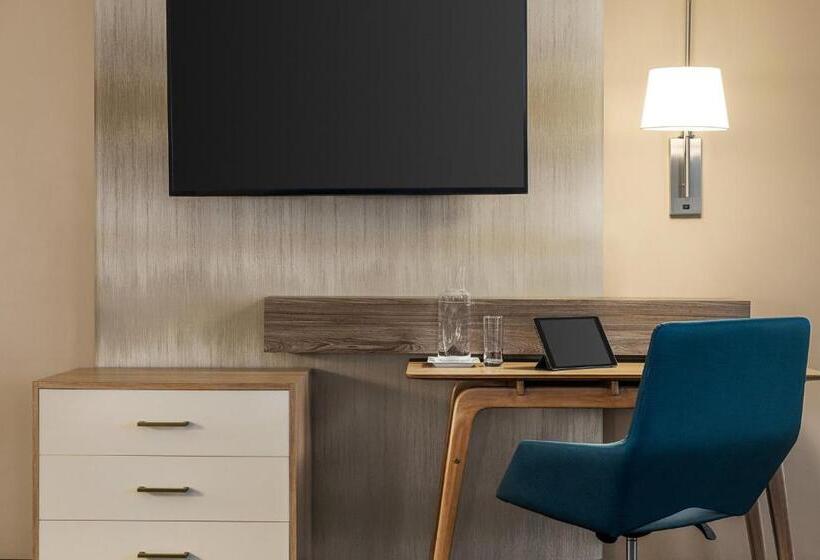 장애인을 위한 킹사이즈 침대 스탠다드 룸, Crowne Plaza Cleveland At Playhouse Square, An Ihg