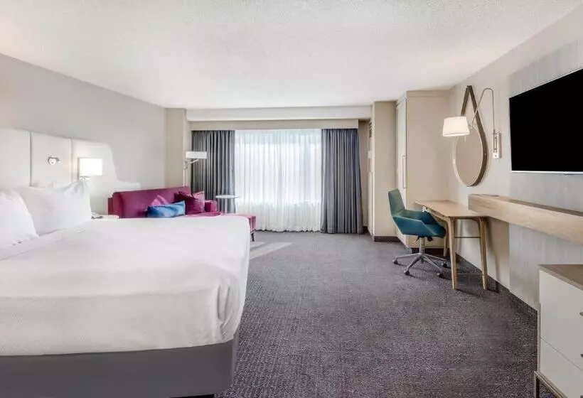 キングサイズベッドのスタンダードルーム, Crowne Plaza Cleveland At Playhouse Square, An Ihg